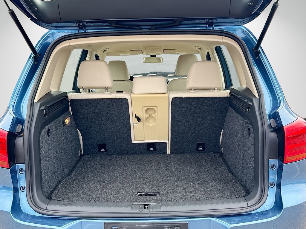 Used 2017 Volkswagen Tiguan S image 11