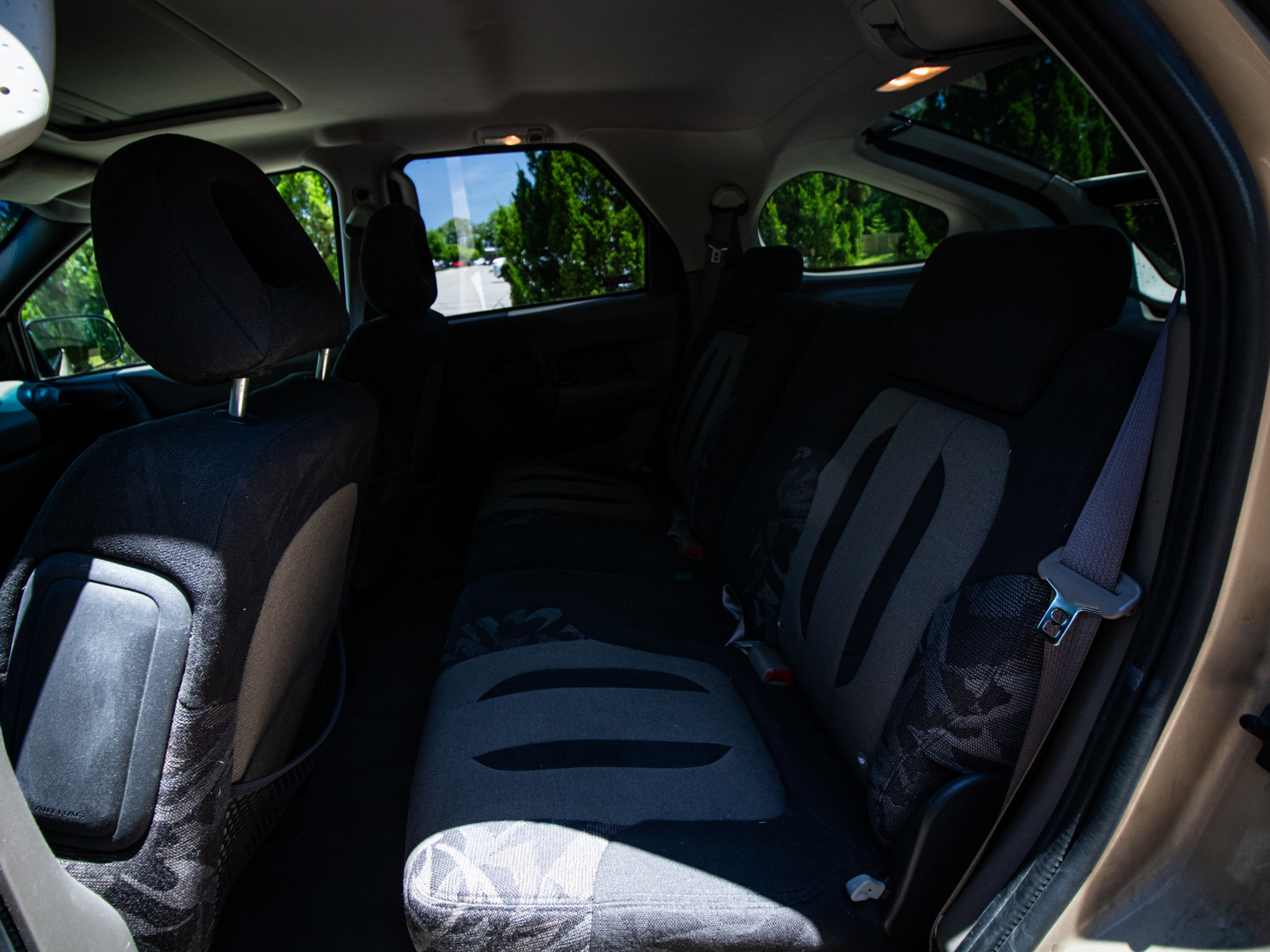 Used 2002 Pontiac Aztek 2WD image 7