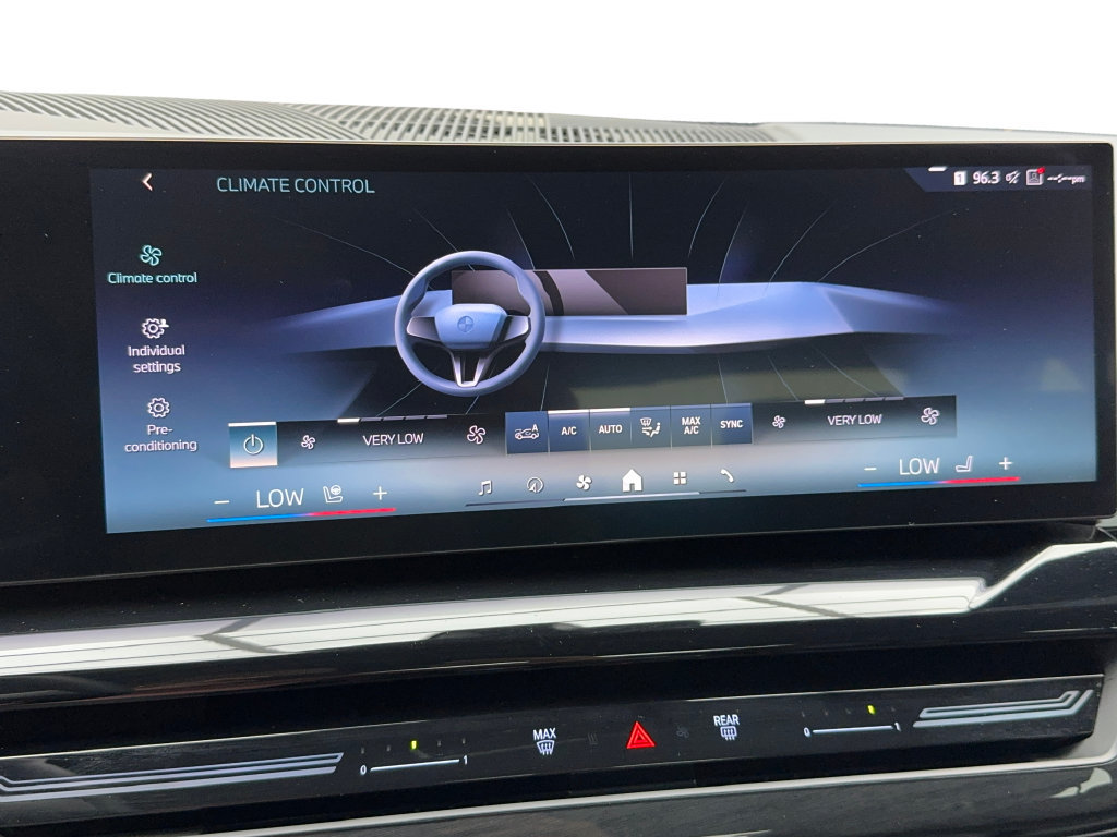 Used 2024 BMW 530i w/ Premium Package RWD image 28