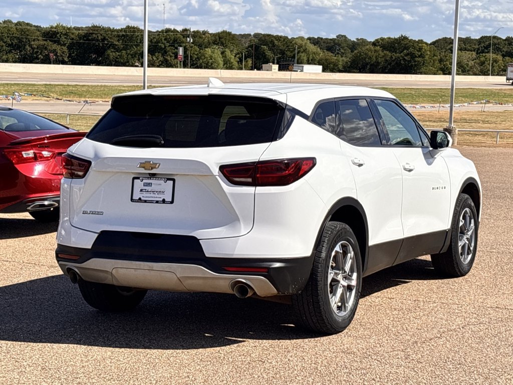 Used 2023 Chevrolet Blazer LT FWD image 4