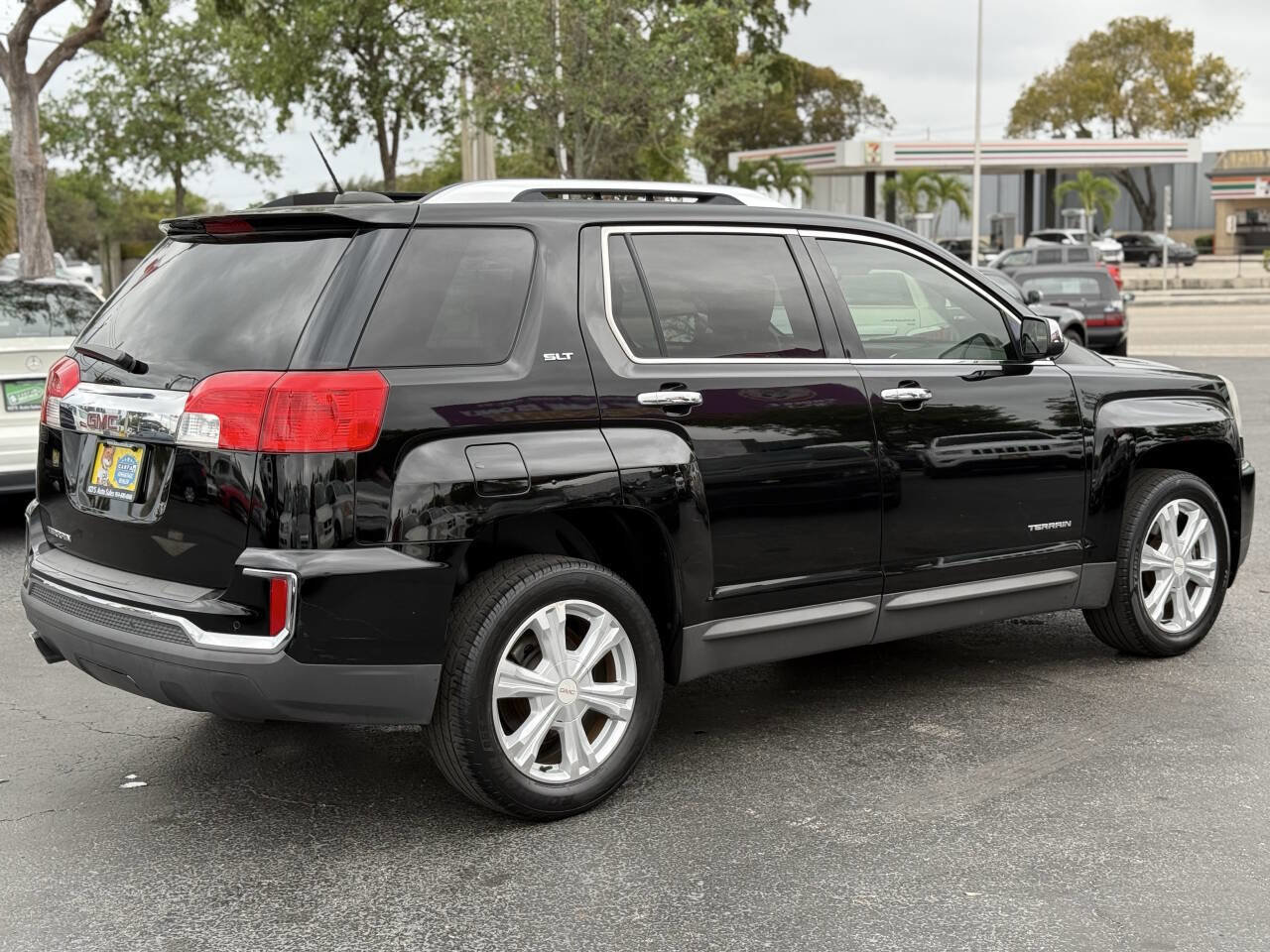 Used 2017 GMC Terrain SLT w/ Driver Alert Package I FWD image 8