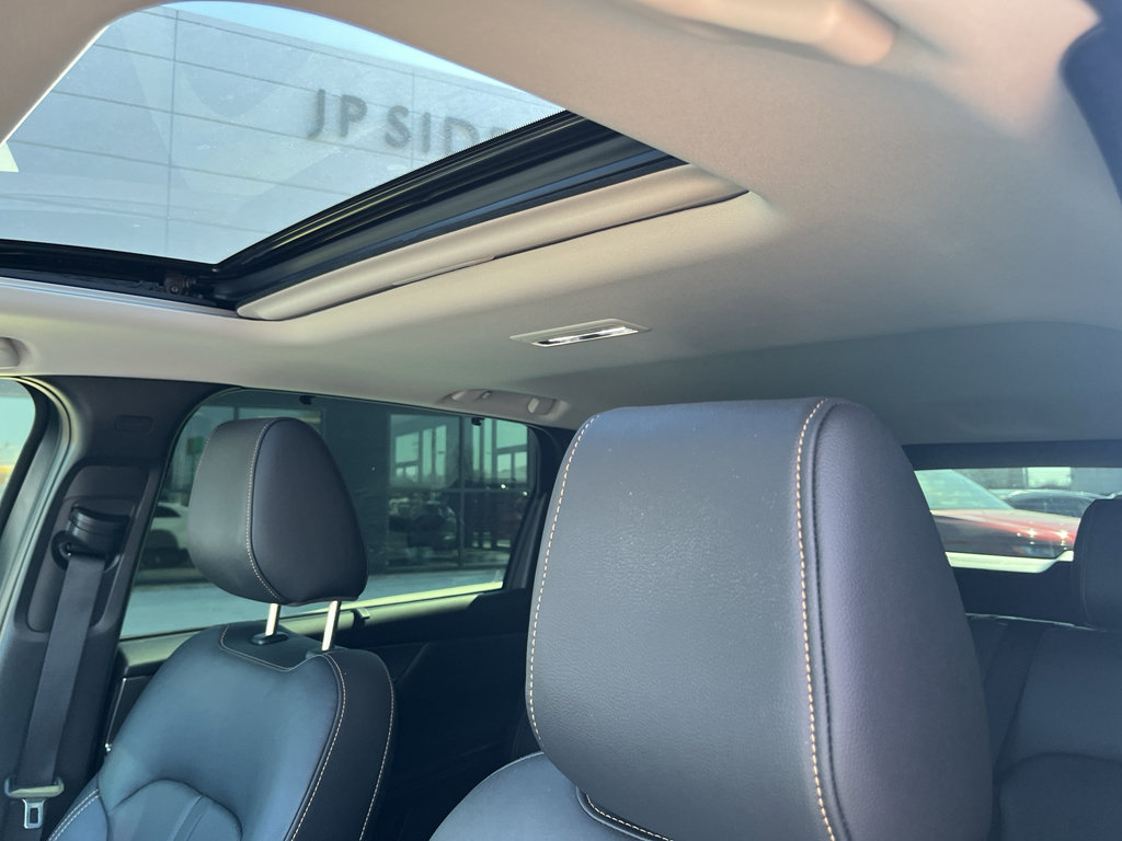 Certified 2025 MAZDA CX-70 3.3 Turbo w/ Preferred Package image 29