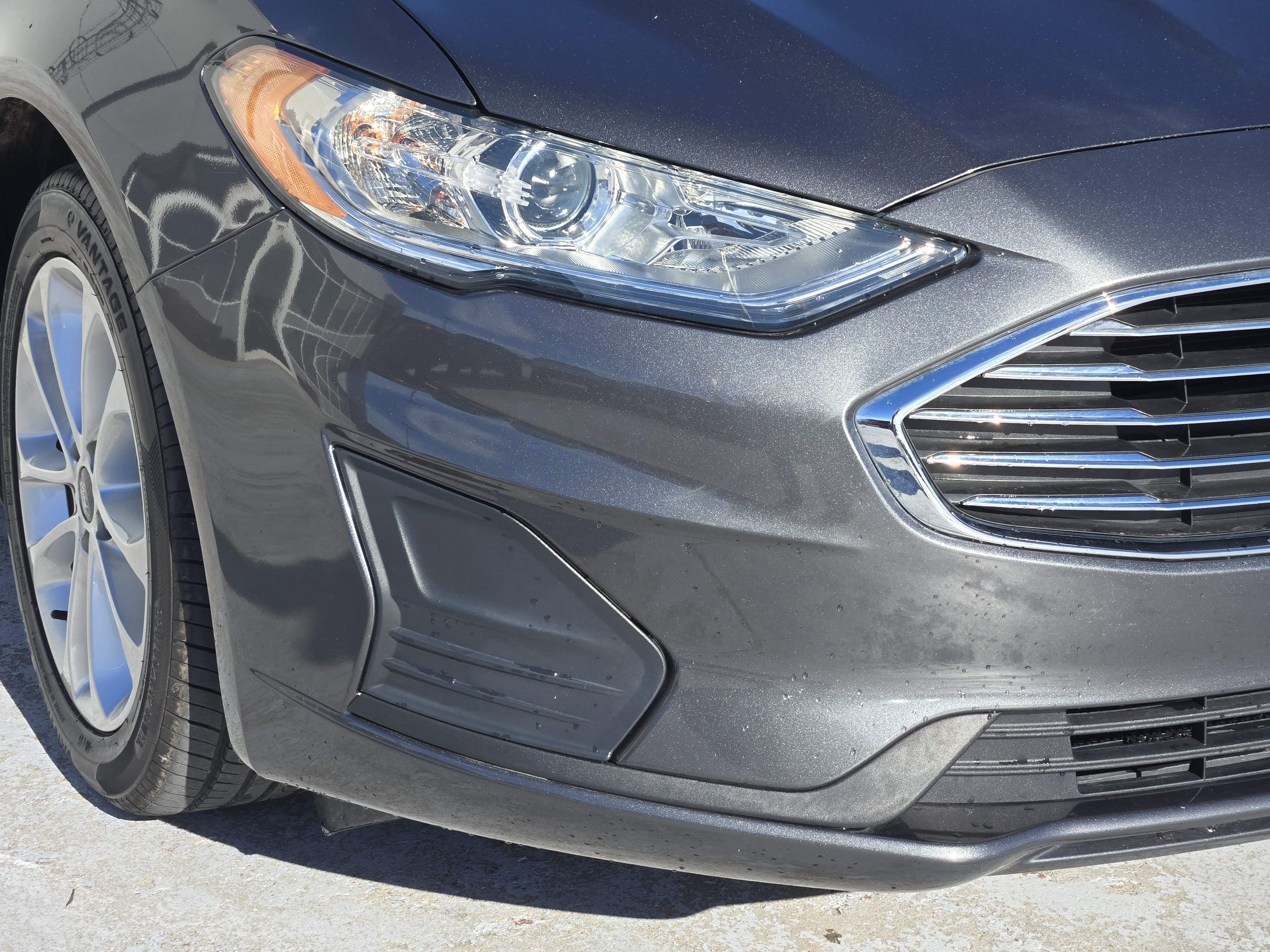 Used 2020 Ford Fusion SE image 10