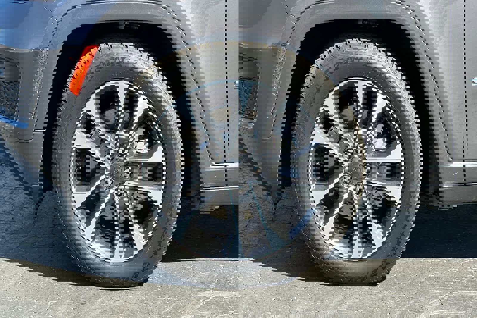 Used 2022 Jeep Grand Cherokee Overland w/ Advanced Protech Group III image 33