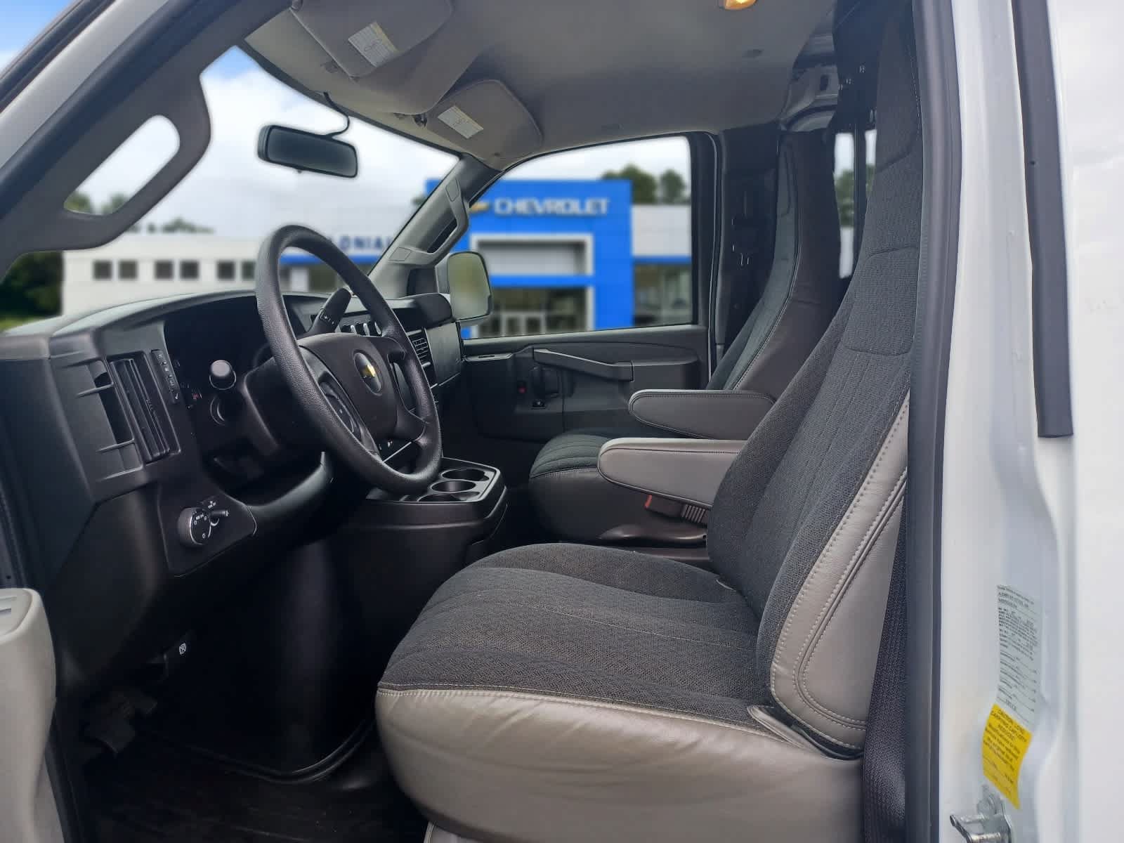 Used 2025 Chevrolet Express 2500 w/ Driver Convenience Package RWD image 7
