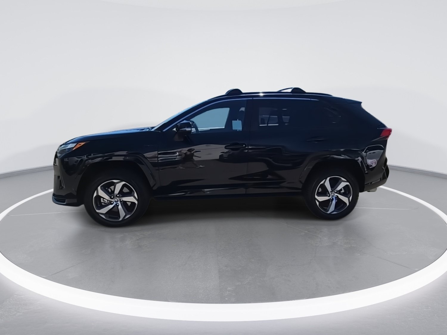 Used 2023 Toyota RAV4 SE w/ Weather & Moonroof Package AWD/4WD image 5