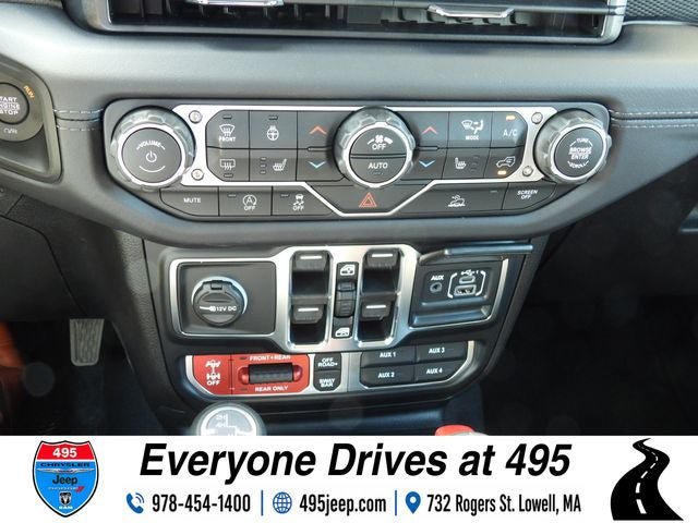 New 2026 Jeep Gladiator Rubicon w/ Steel Power Dome Hood Package AWD/4WD image 34