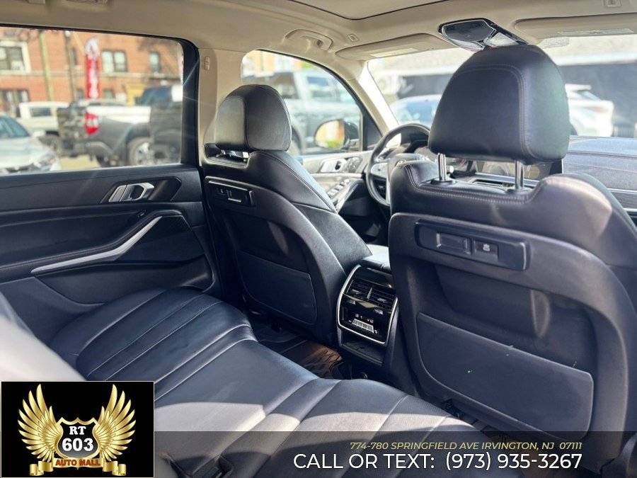 Used 2022 BMW X7 xDrive40i AWD/4WD image 13