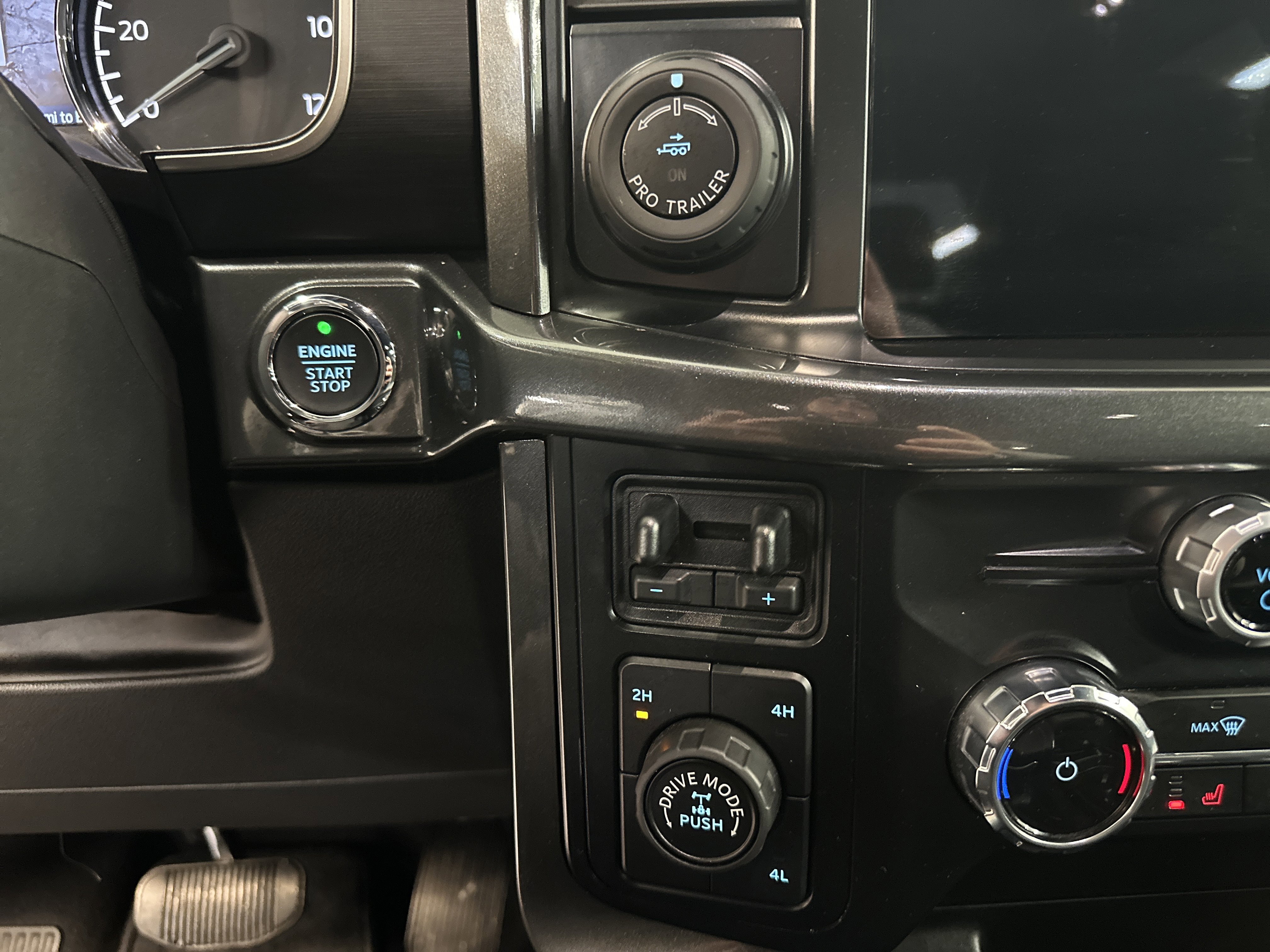 Used 2023 Ford F150 XLT w/ Equipment Group 302A High image 32