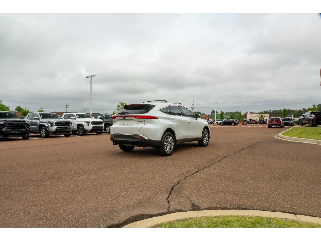 Used 2024 Toyota Venza Limited AWD/4WD image 5