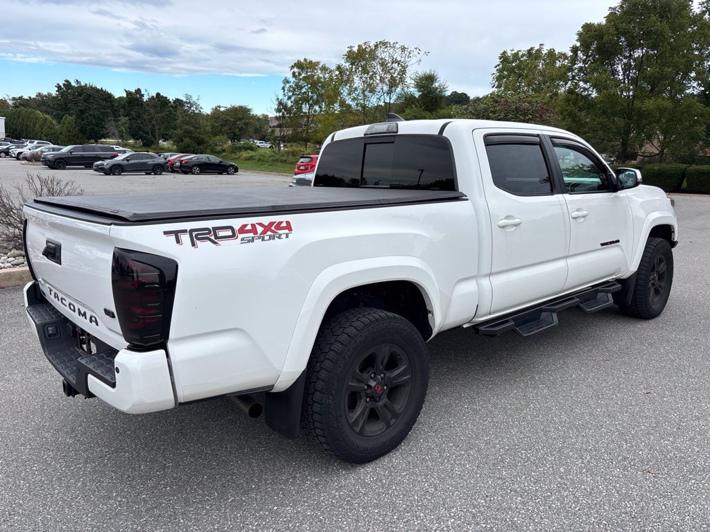 Used 2017 Toyota Tacoma TRD Sport w/ Premium & Technology Package AWD/4WD image 3