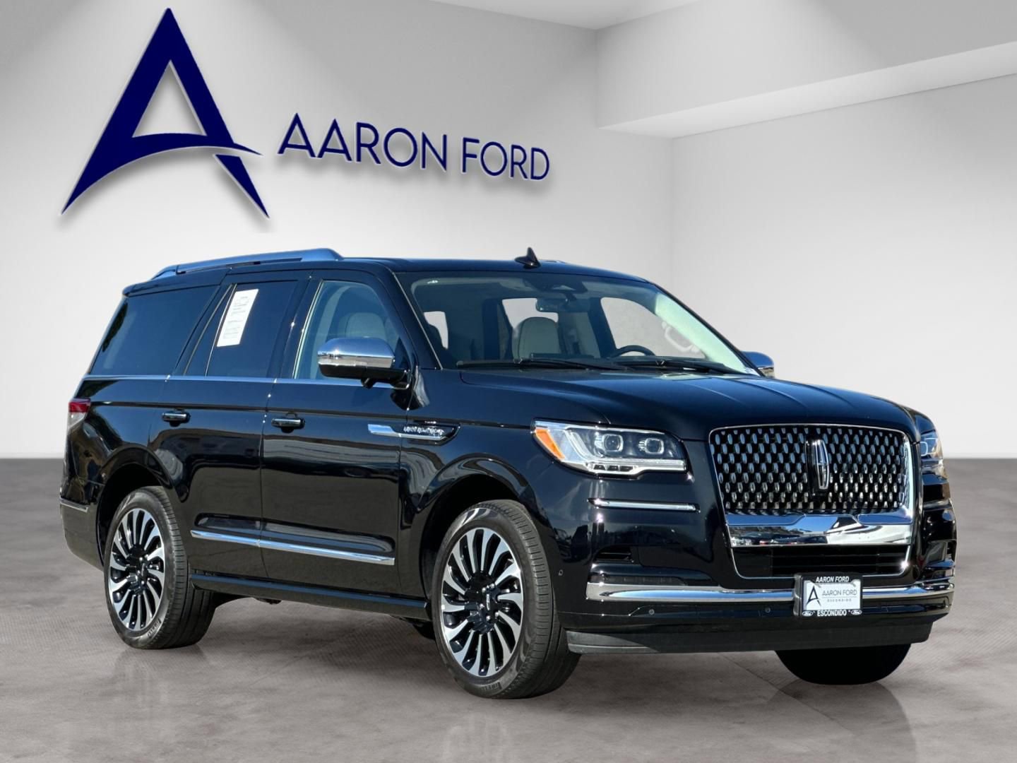 Used 2023 Lincoln Navigator Black Label AWD/4WD image 8