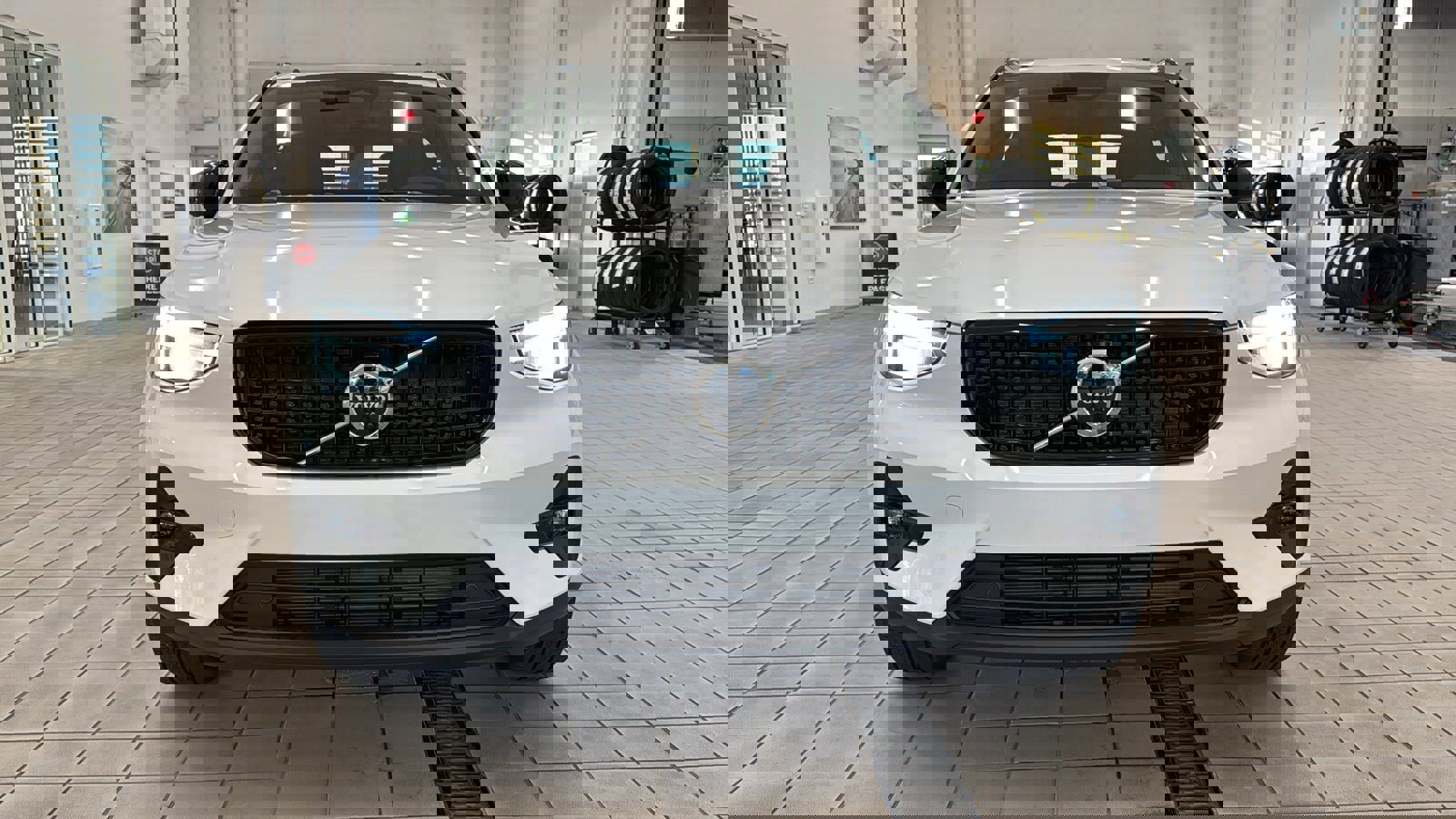 Used 2026 Volvo XC40 B5 Ultra w/ Protection Package Premier image 10