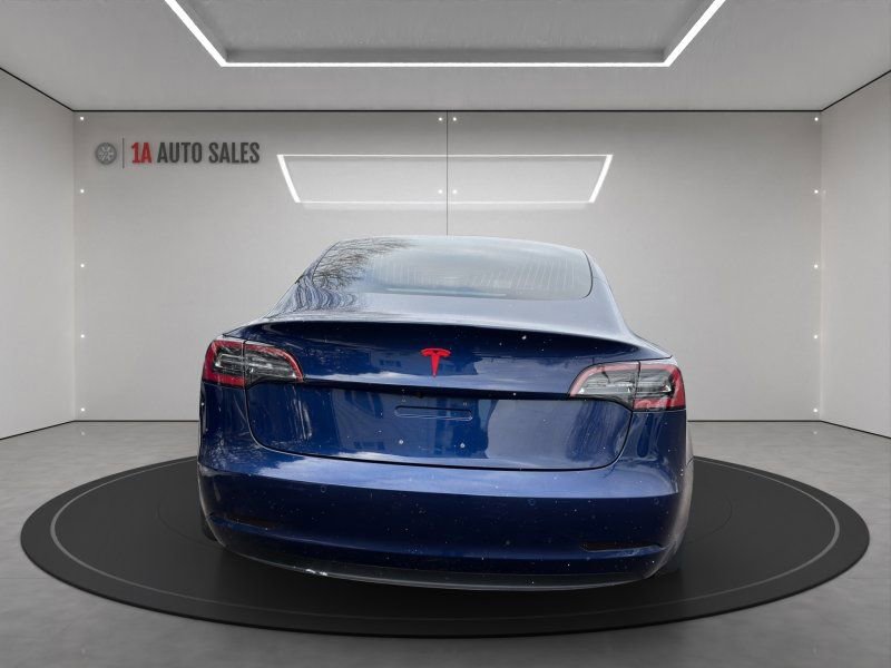 Used 2018 Tesla Model 3 Long Range image 4