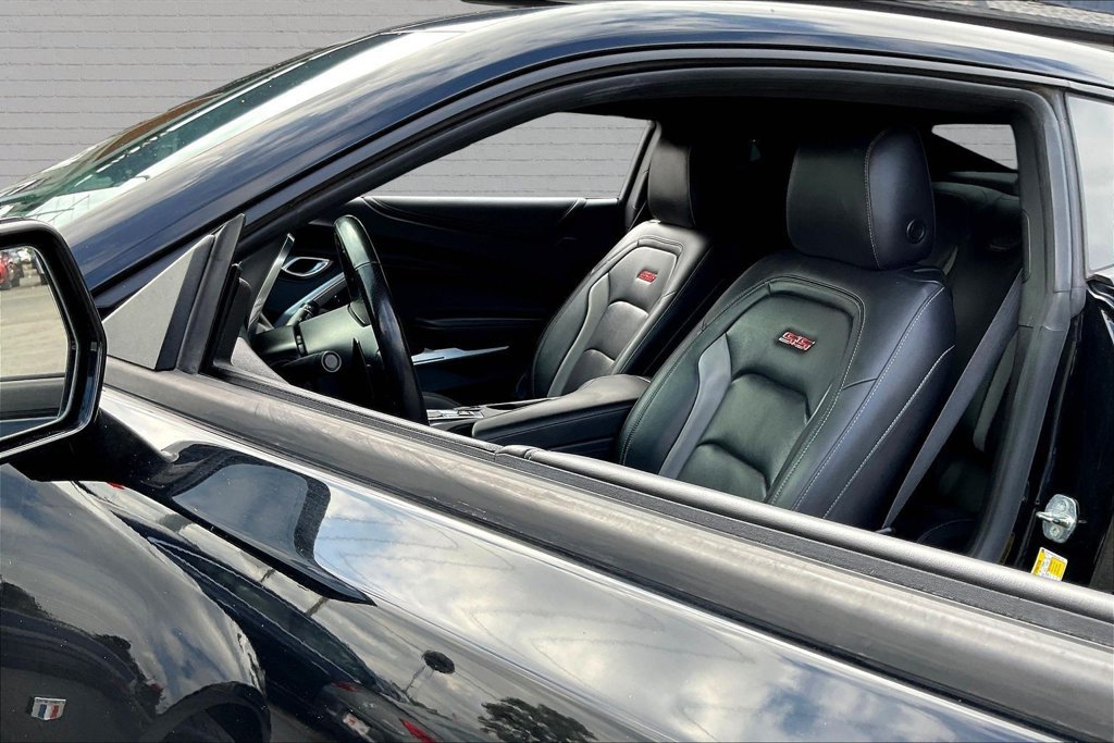 Used 2020 Chevrolet Camaro SS RWD image 15