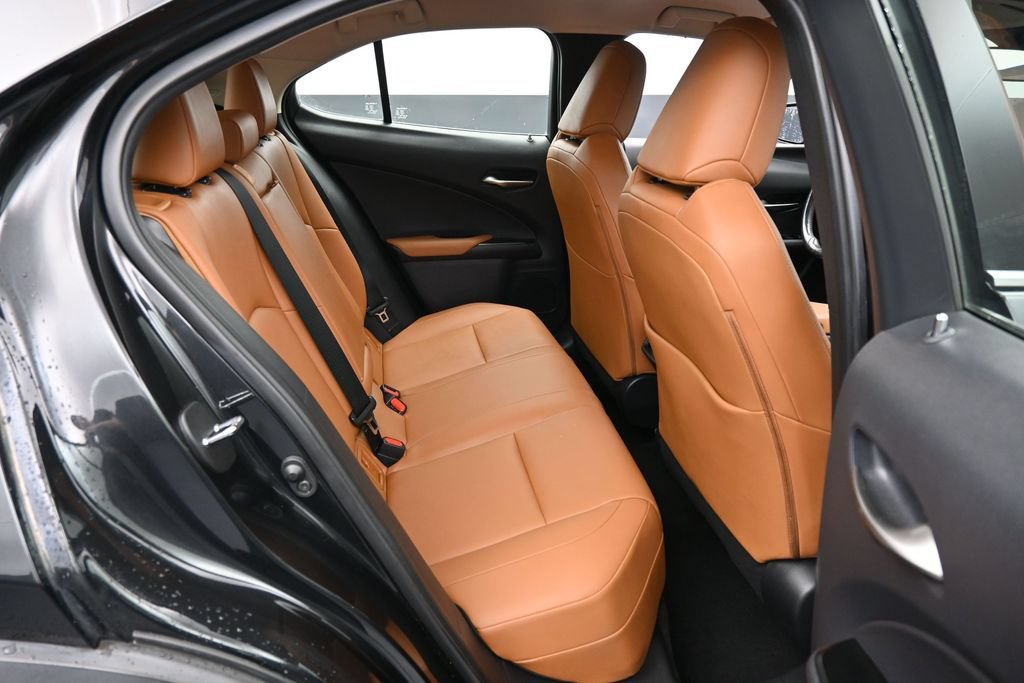 Used 2021 Lexus UX 200 w/ Accessory Package (Z2) FWD image 31
