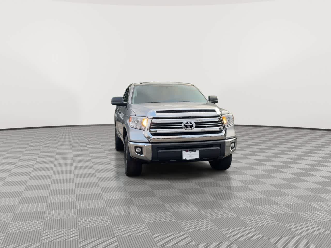 Used 2017 Toyota Tundra SR5 w/ TRD Off Road Package AWD/4WD image 3