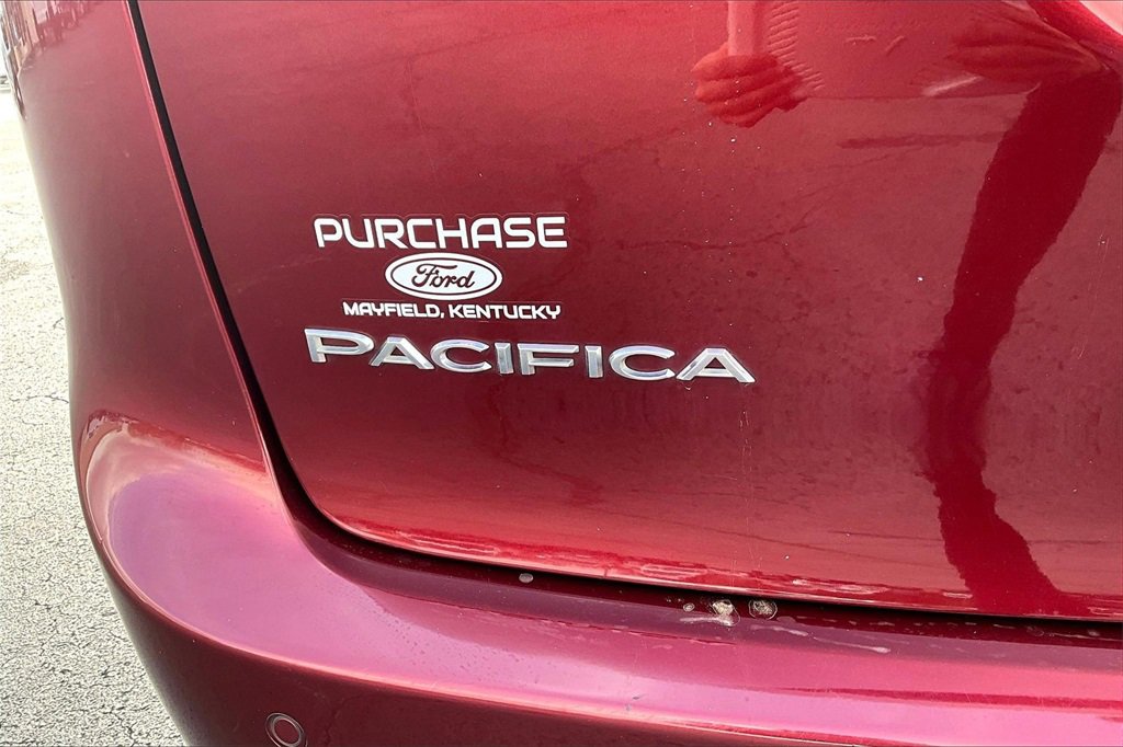 Used 2018 Chrysler Pacifica Touring-L image 22