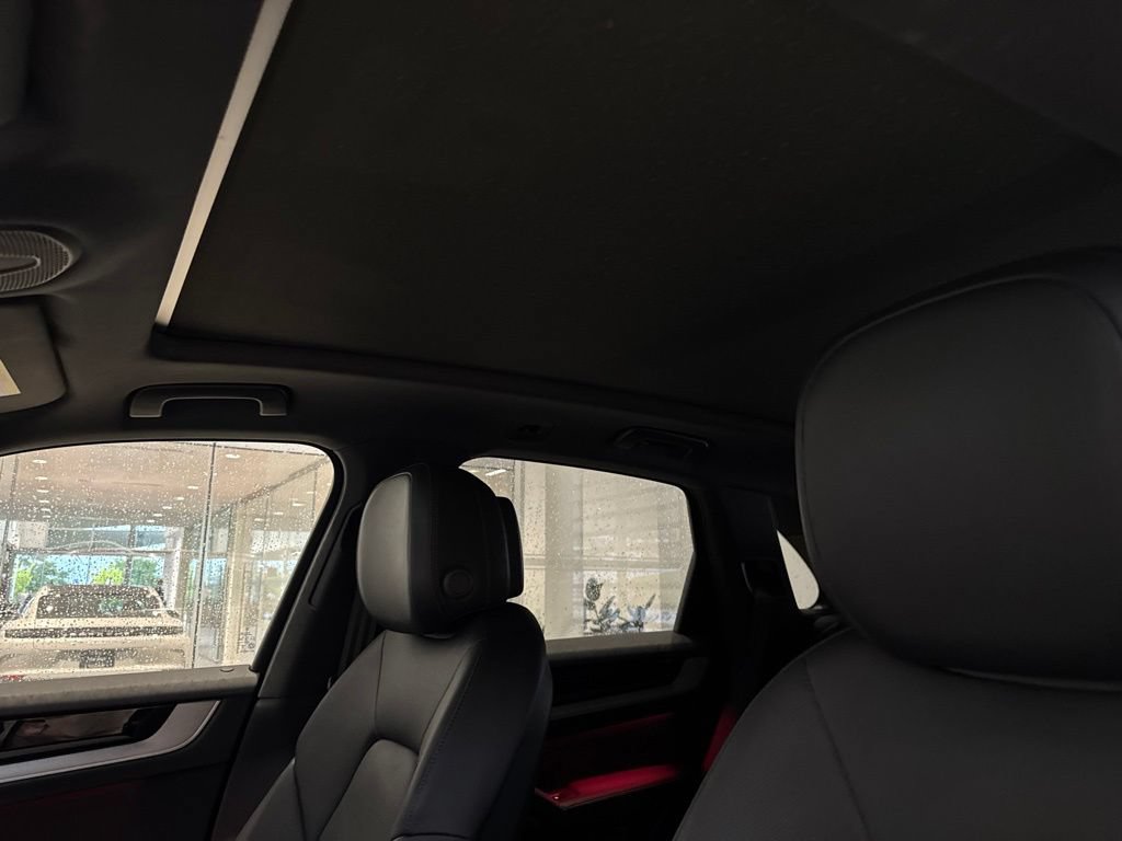 Used 2026 Porsche Cayenne E-Hybrid AWD/4WD image 7