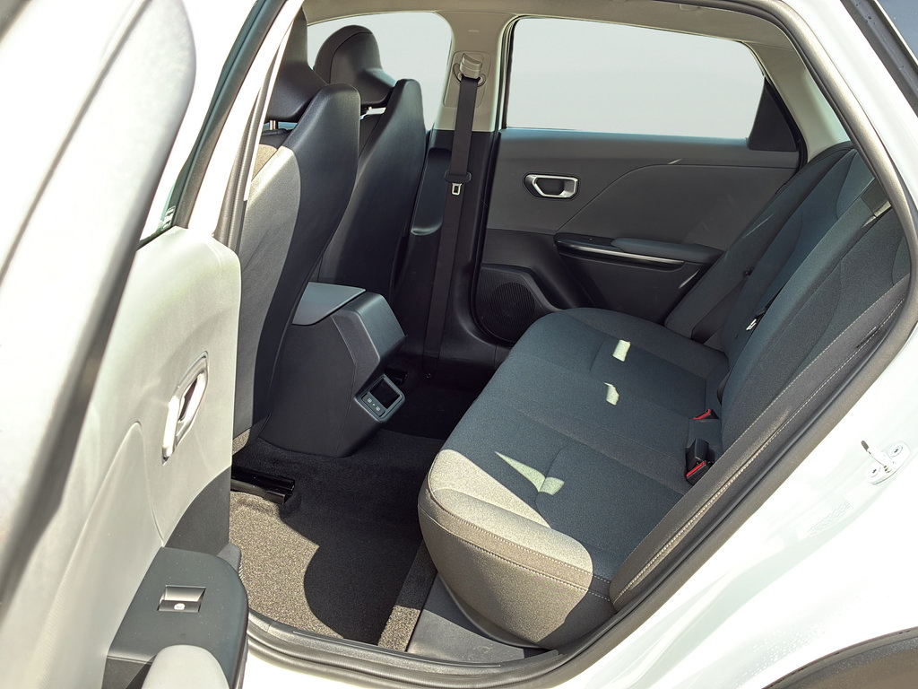 New 2026 Kia K4 FWD image 16