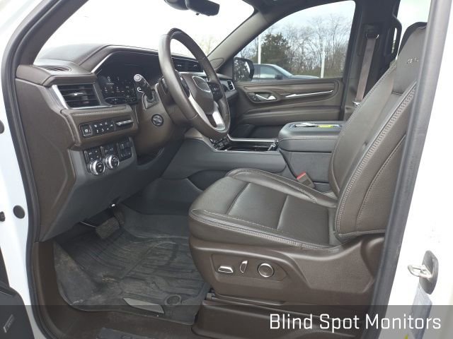 Used 2024 GMC Yukon Denali w/ Advanced Technology Package image 9