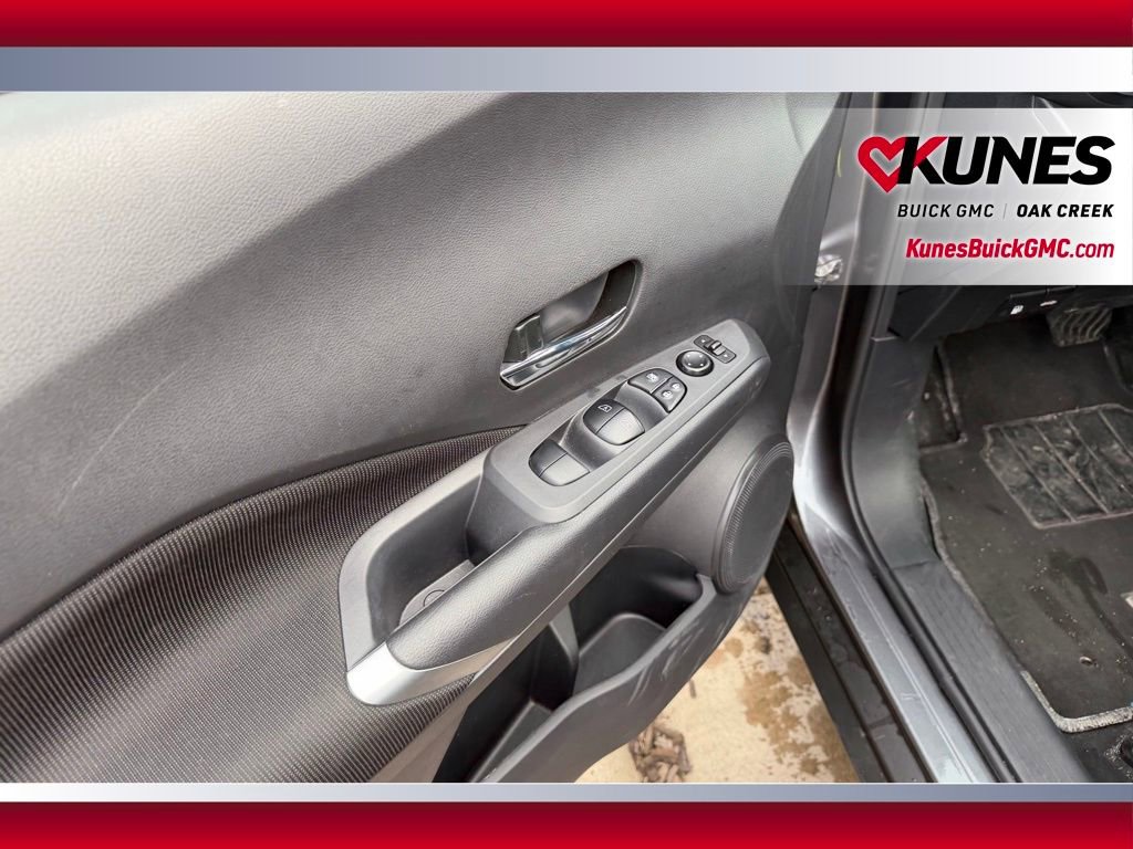 Used 2024 Nissan Kicks SV image 7