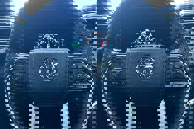 Used 2022 Toyota Tundra Platinum w/ Advanced Package image 27