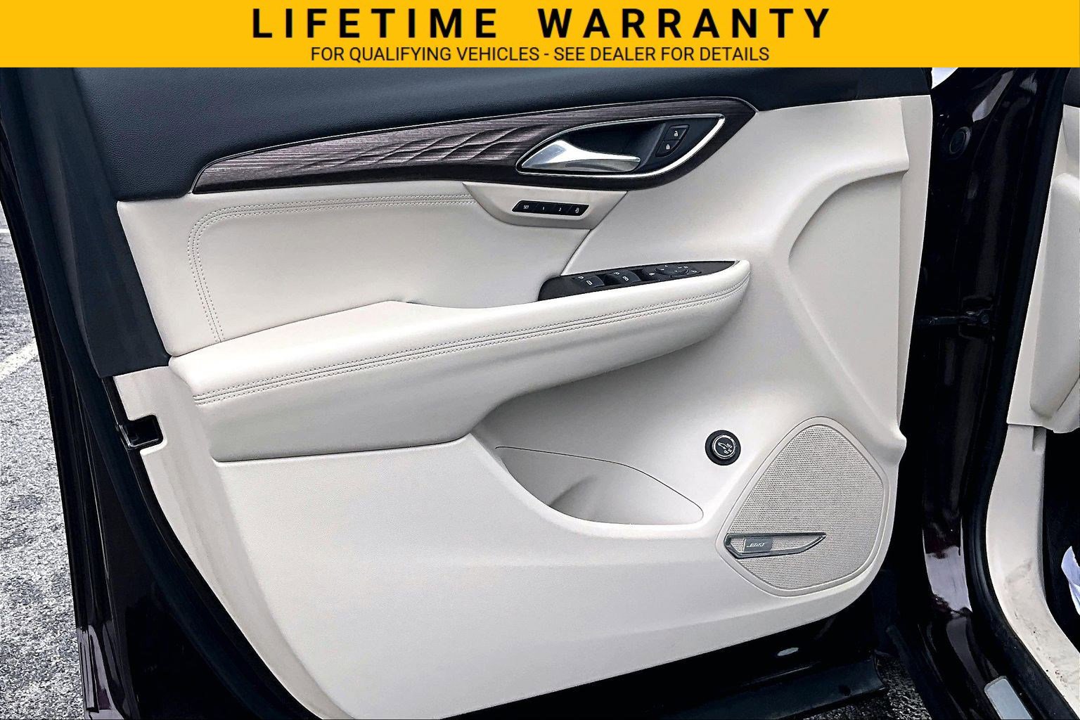 Used 2022 Buick Envision Avenir w/ Premium Seat Package FWD image 19