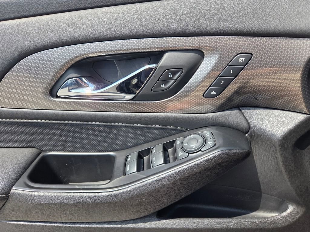 Certified 2023 Chevrolet Traverse Premier w/ Redline Edition image 24