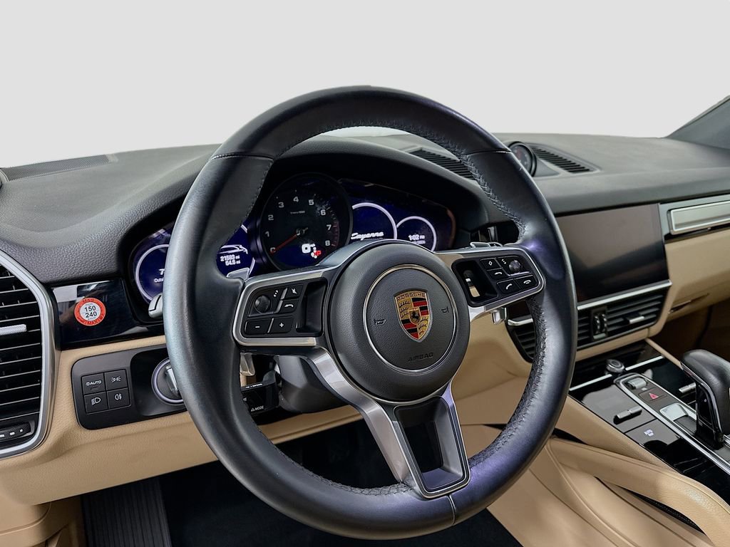 Certified 2022 Porsche Cayenne Platinum Edition image 12