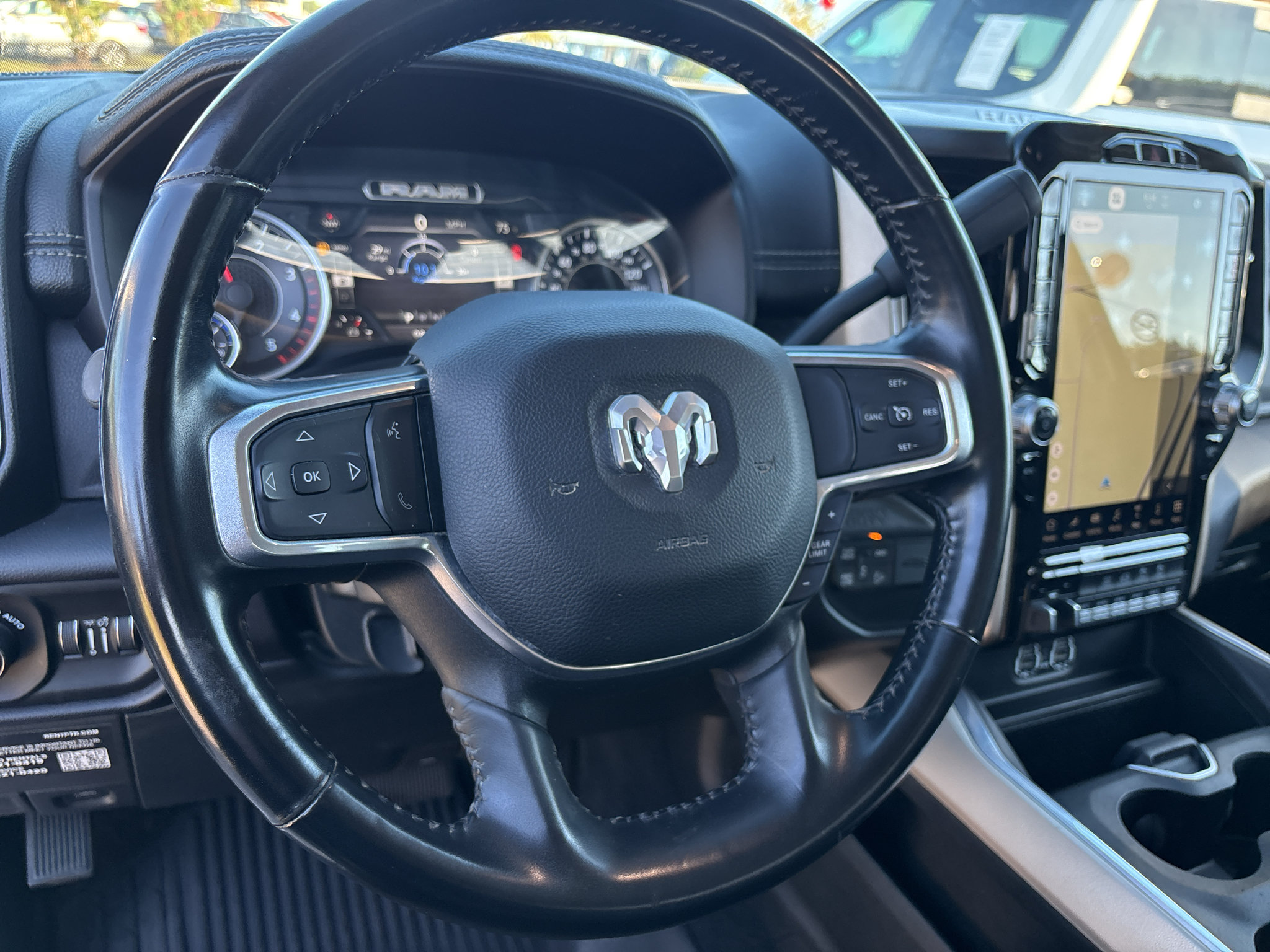 Used 2023 RAM 2500 Laramie AWD/4WD image 12