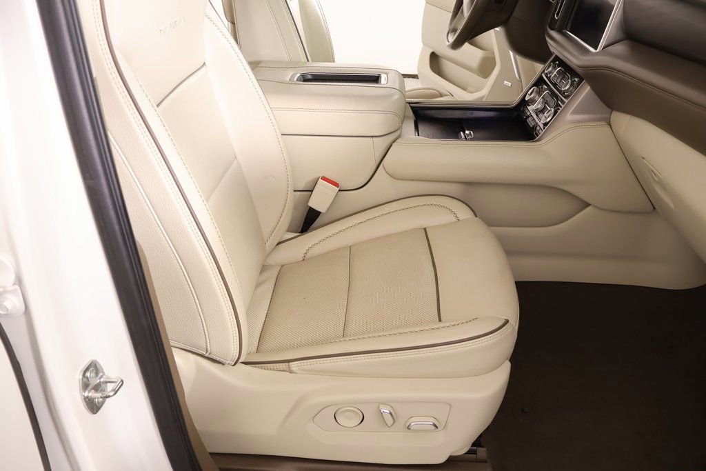 Used 2022 GMC Yukon XL Denali image 14
