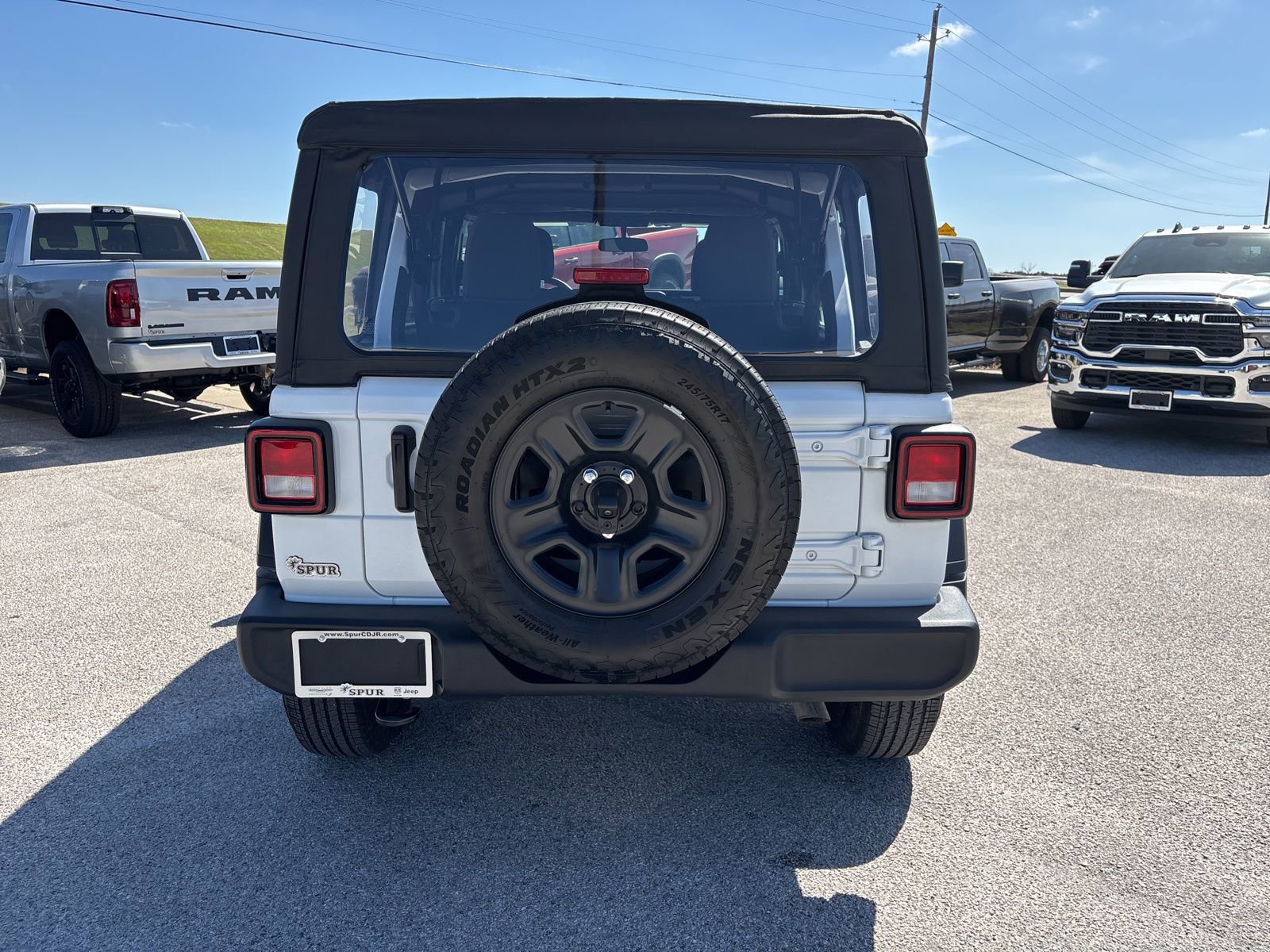 Used 2025 Jeep Wrangler Unlimited Sport AWD/4WD image 4
