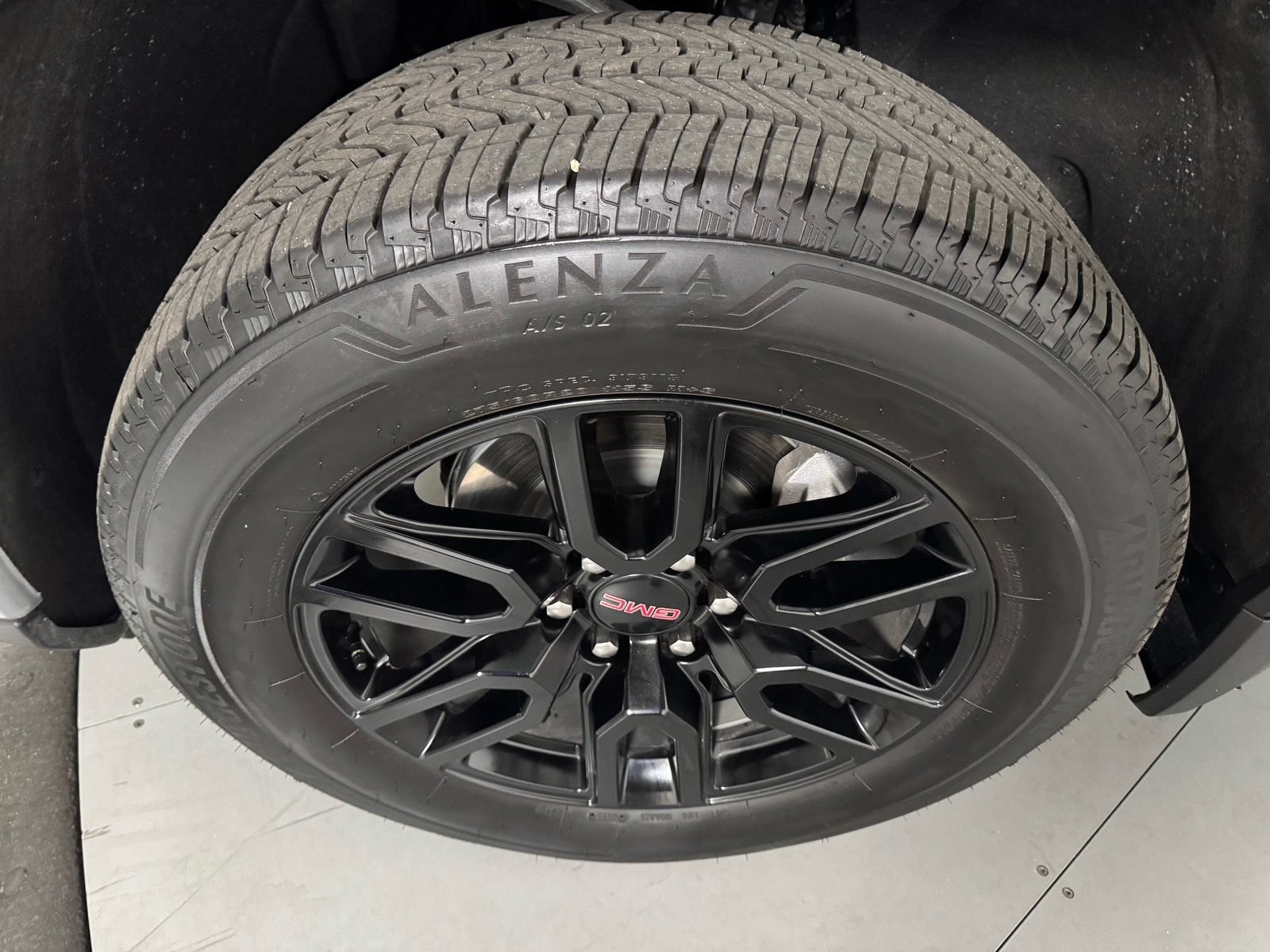 Used 2026 GMC Sierra 1500 Elevation w/ Elevation Premium Package AWD/4WD image 9