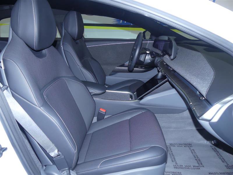 Used 2023 Lucid Air Pure image 5