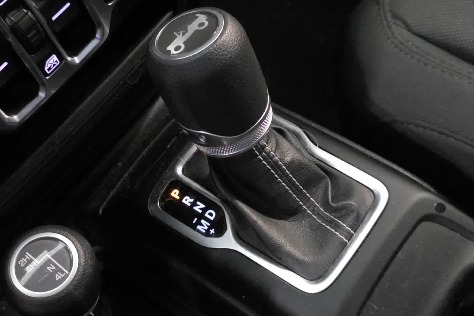 Used 2019 Jeep Wrangler Unlimited Sahara AWD/4WD image 23