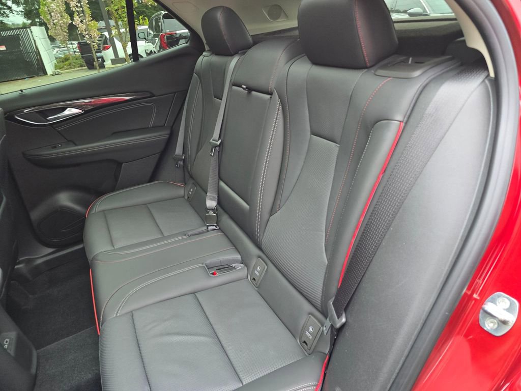 Used 2023 Buick Envision Essence w/ Sport Touring Package AWD/4WD image 17