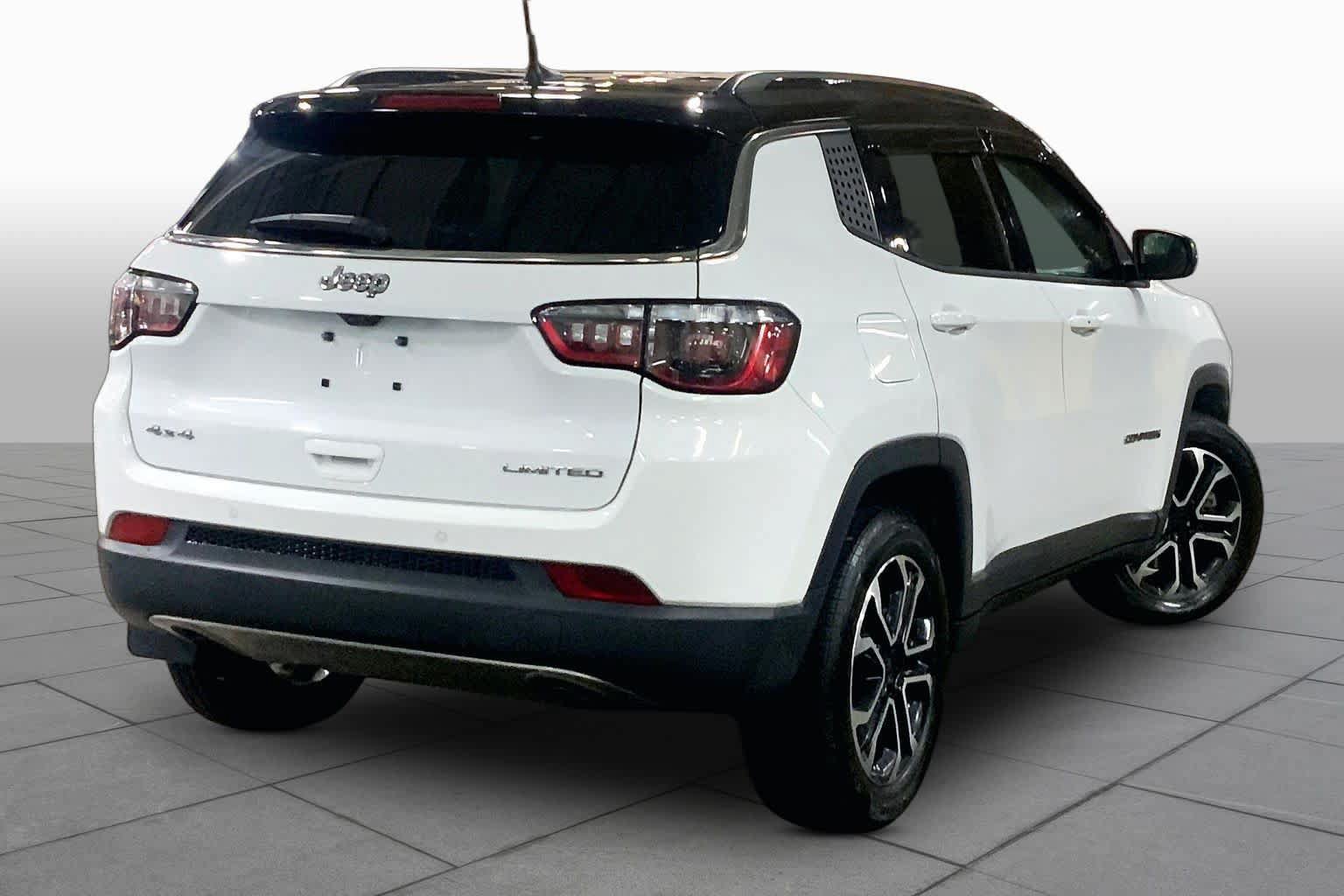 Used 2023 Jeep Compass Limited AWD/4WD image 13