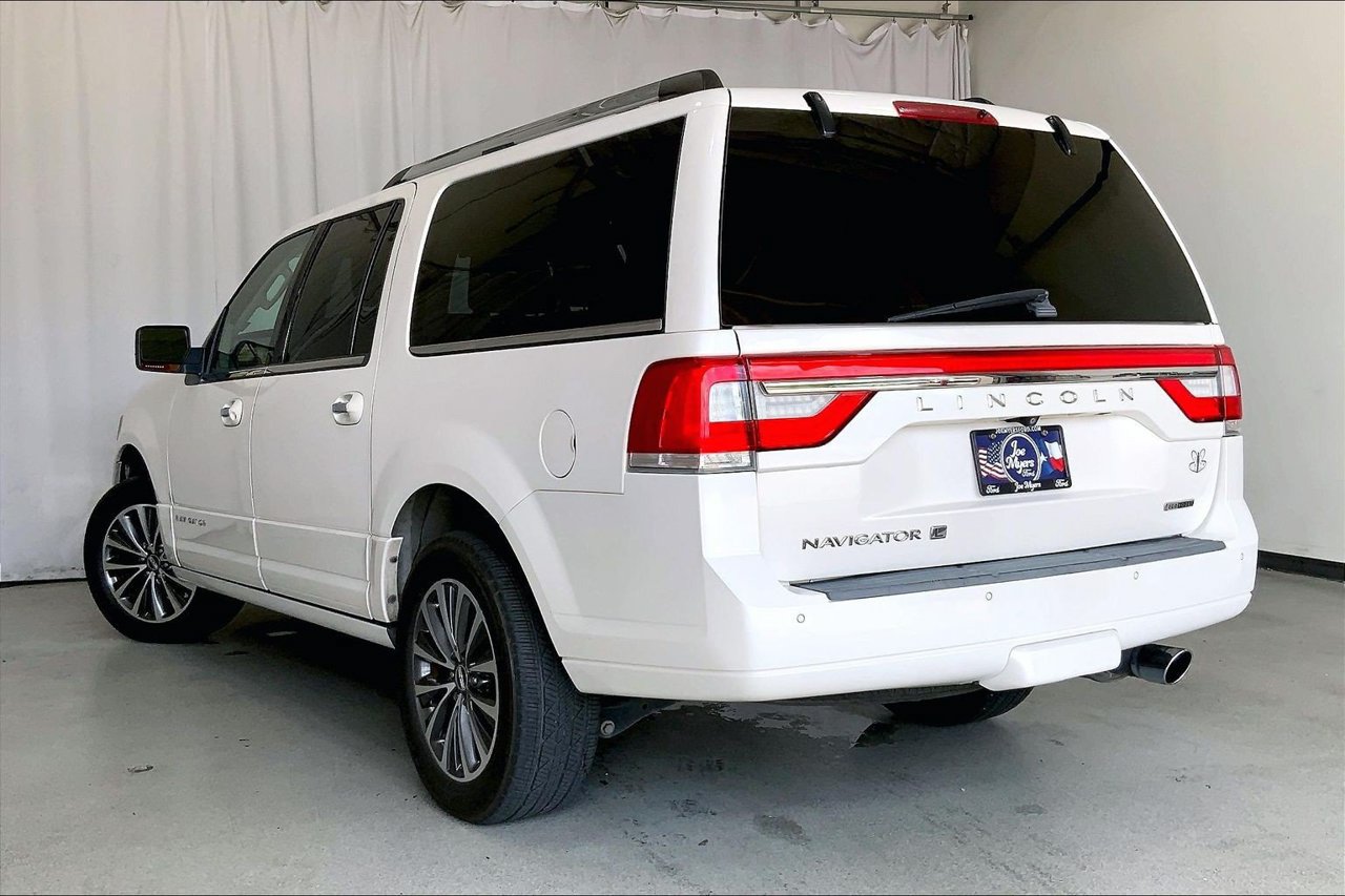 Used 2015 Lincoln Navigator L 2WD image 5