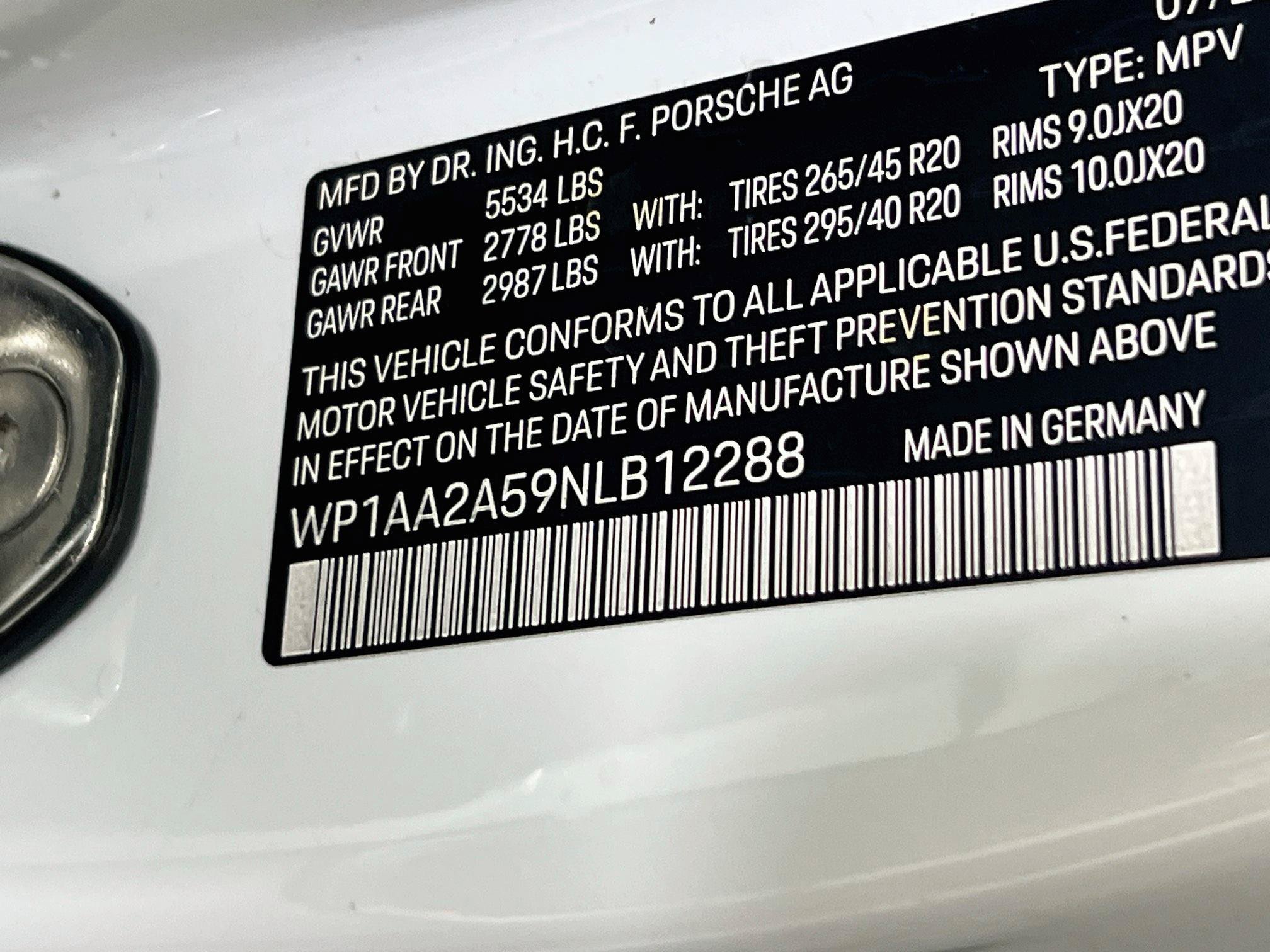 Used 2022 Porsche Macan AWD/4WD image 31