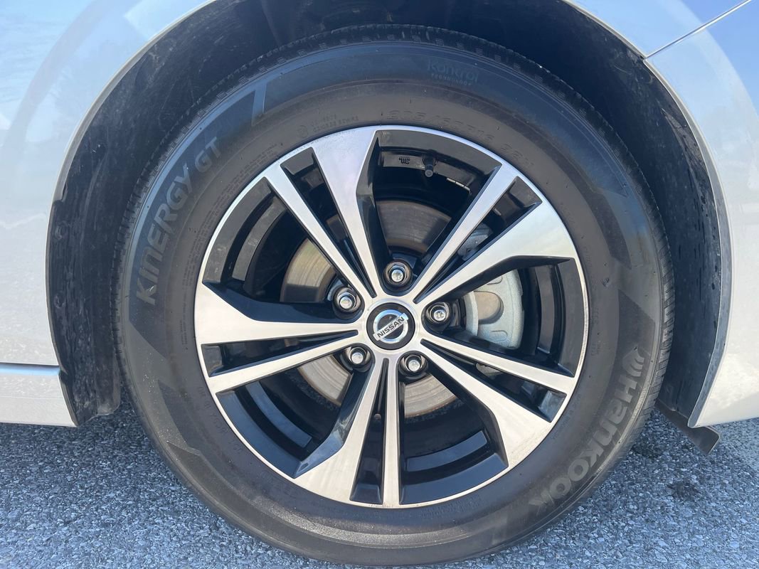 Used 2022 Nissan Sentra SV image 9