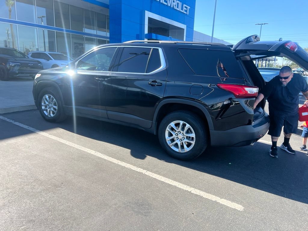 Used 2021 Chevrolet Traverse LT FWD image 22