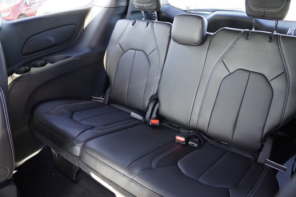 New 2026 Chrysler Pacifica Select w/ S Appearance Package image 13