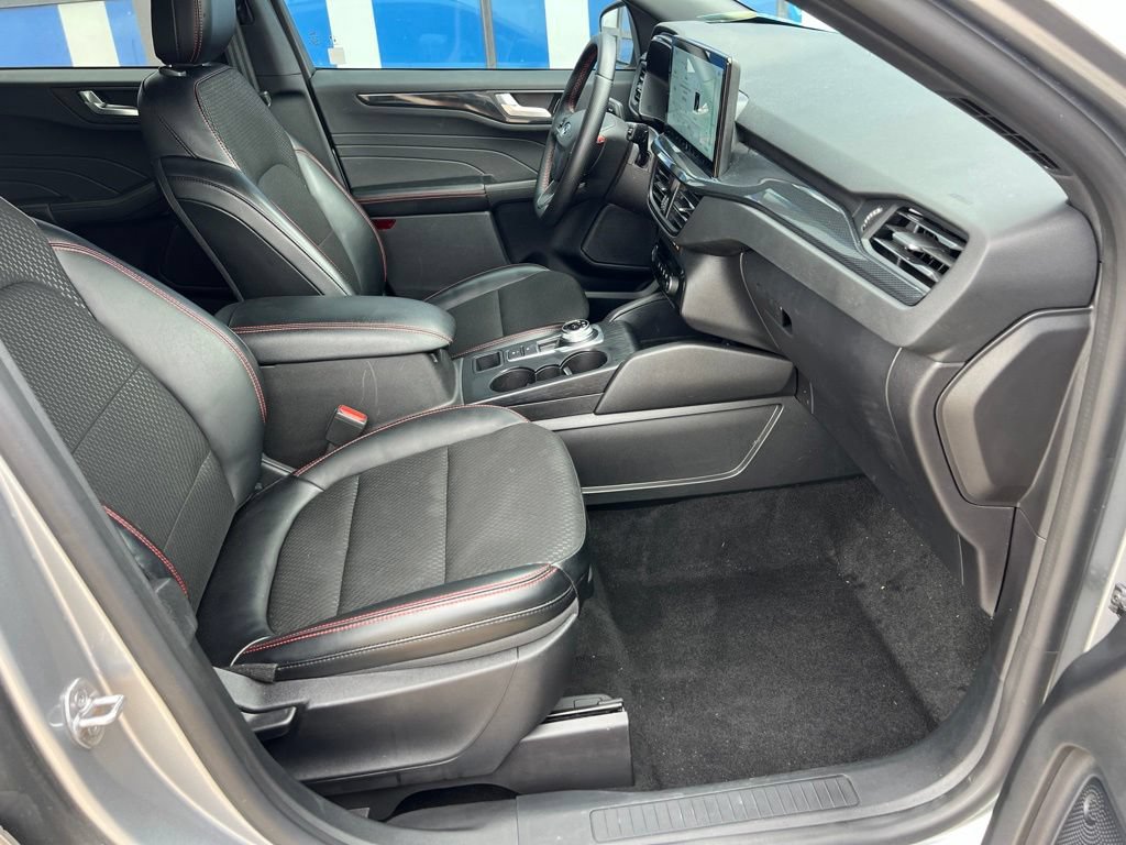 Used 2024 Ford Escape ST-Line w/ Tech Pack #1 FWD image 17