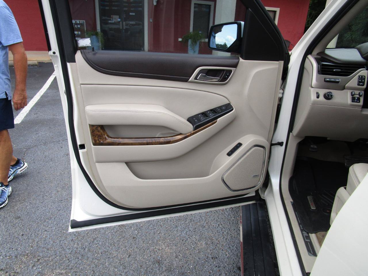 Used 2015 GMC Yukon Denali w/ Touring Package RWD image 22