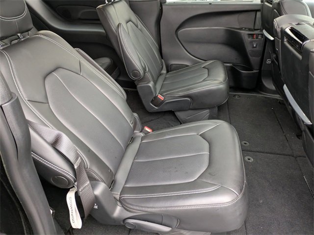 New 2025 Chrysler Pacifica Select w/ Uconnect Theater Family Group image 29