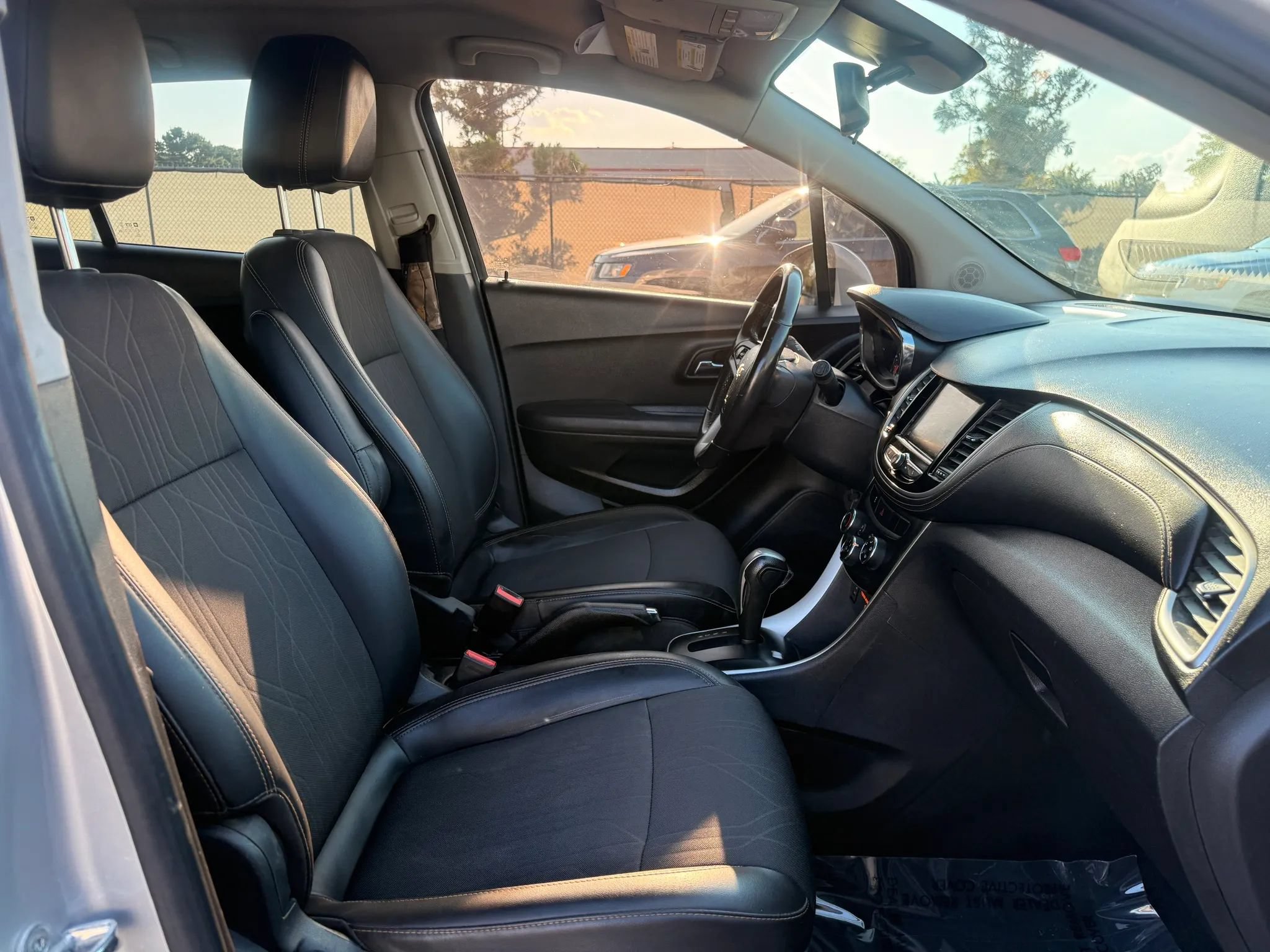 Used 2019 Chevrolet Trax LT w/ LT Convenience Package AWD/4WD image 18