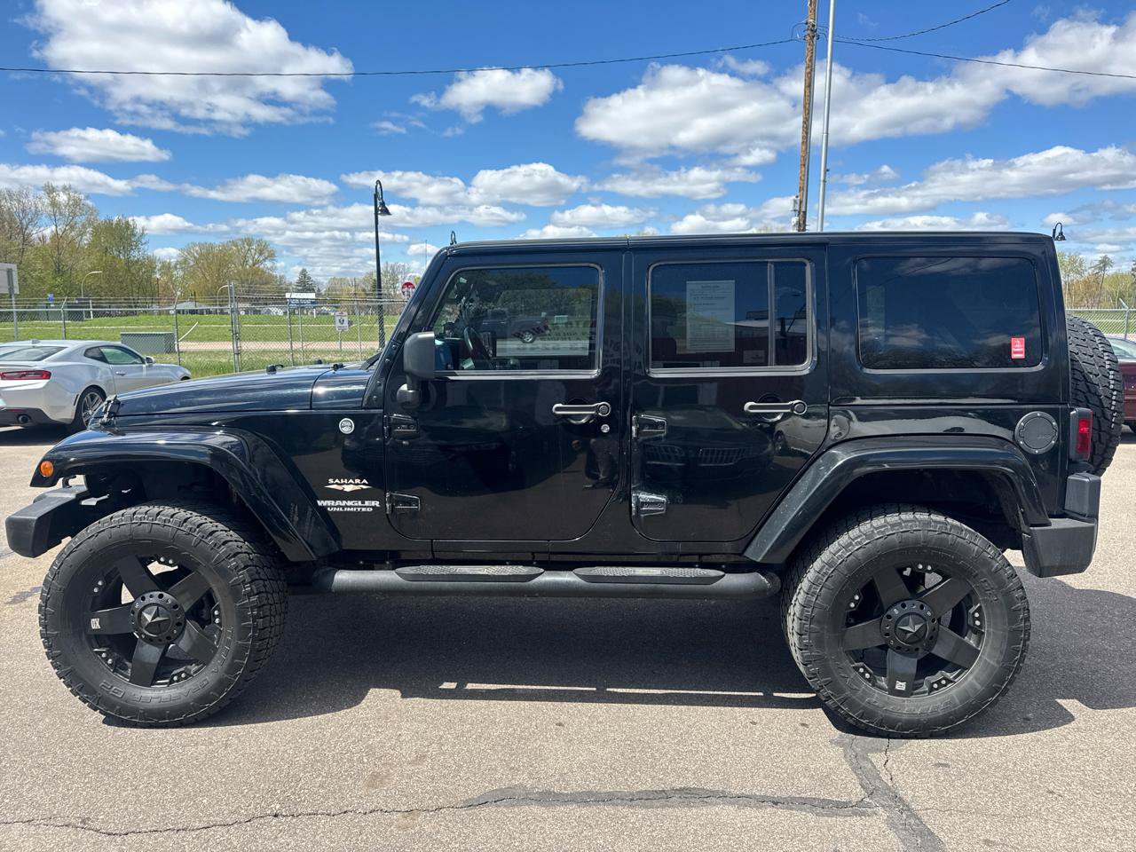 Used 2012 Jeep Wrangler Unlimited Sahara w/ Connectivity Group AWD/4WD image 8