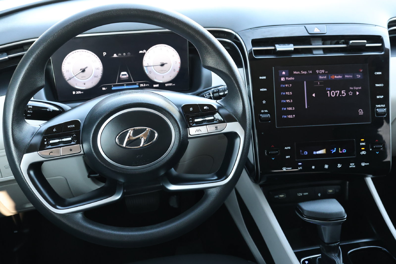 Used 2024 Hyundai Tucson SEL FWD image 17