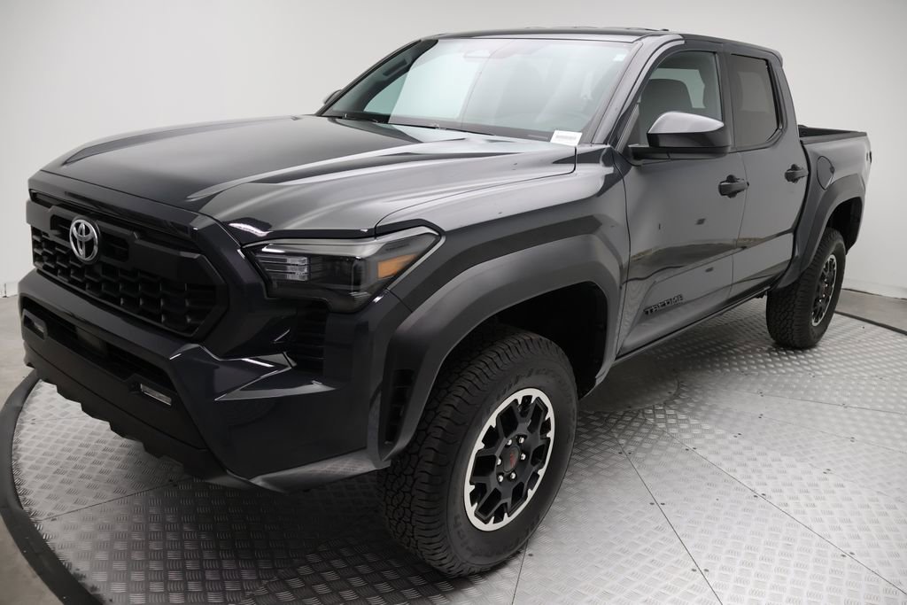 Certified 2025 Toyota Tacoma TRD Off-Road image 2